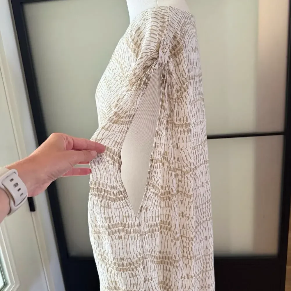 Carve Designs Tunic Top Women's M White Tan Rayon Geometric Cover Up Blouse EUC